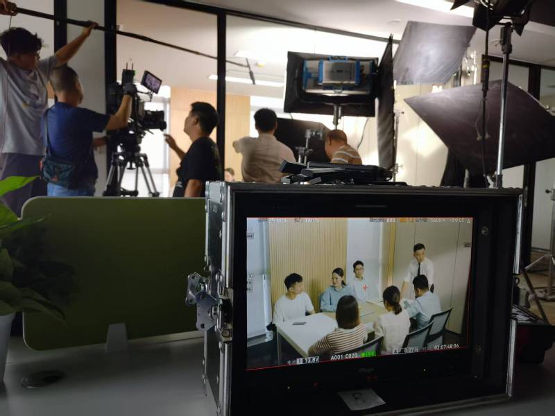 溧阳市TVC拍摄公司：科技产品视觉化大师，诠释未来感与功能美学
